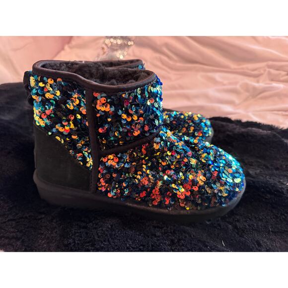 M UGG Classic Mini Stellar Sequin boot in black(multi iridescent chunky) sz 7 - Picture 10 of 13